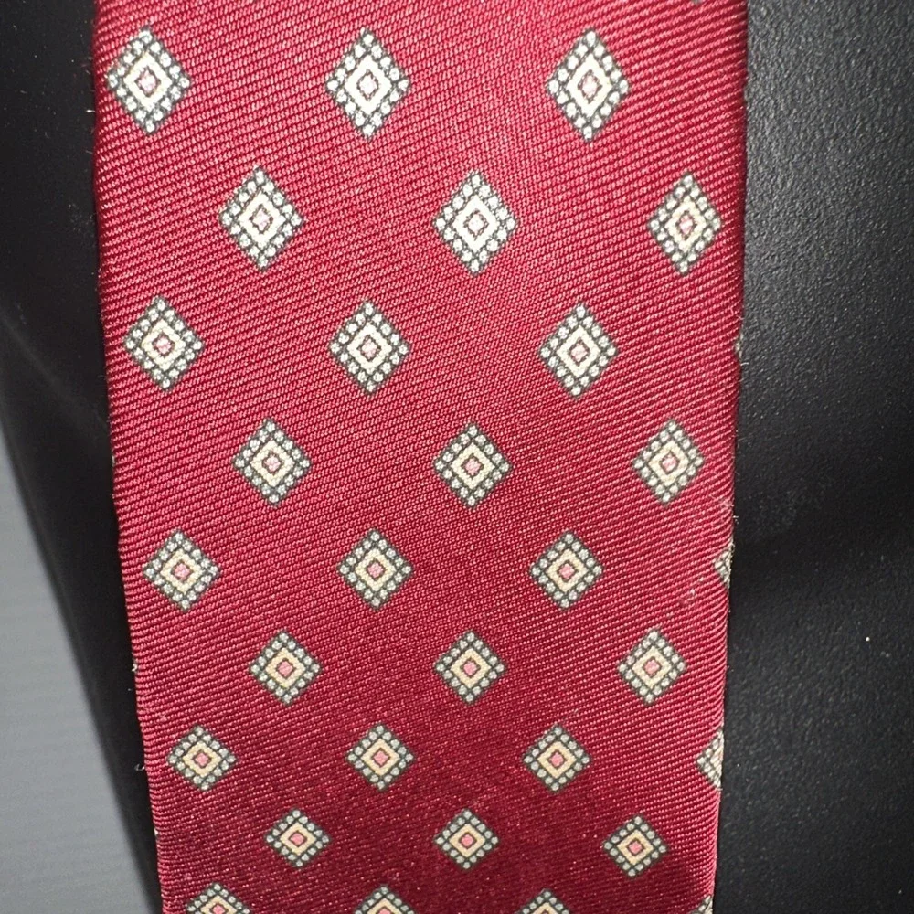 Wembley‎ Silks Men's Necktie Tie Maroon with Diamond Geometric Pattern Classic